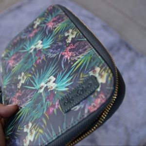 HOUSE OF FLYNN Wallet